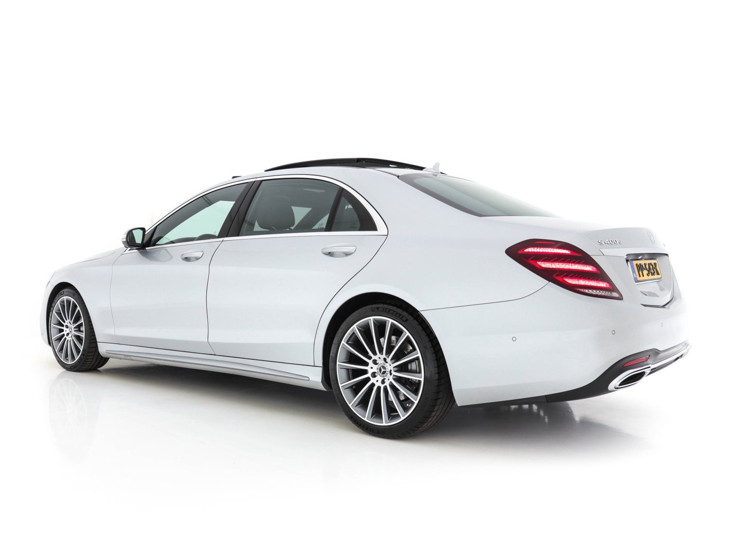 Mercedes-Benz S-Klasse 400d AMG-Line 4-Matic Lang Aut. *PANO | LEATHER | DISTRONIC | BURMESTER | TOPVIEW | KEYLESS | BLINDSPOT | AIRMATIC | FULL-LED |  MEMORY-PACK  | WIDESCREEN-DIGI-COCKPIT | AMBIENTLIGHT |  HEATED/VENTILATED SEATS | ....