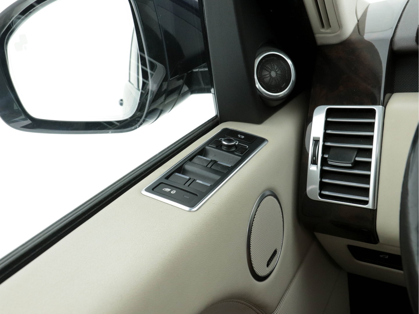 Land Rover Range Rover 3.0 TDV6 Vogue Aut. *PANO | LEATHER | NAVI-FULLMAP | DIGI-COCKPIT | TOPVIEW | BI-XENON | MERIDIAN-AUDIO | MEMORY-PACK | AIRSUSPENSION | HEATED-COMFORTSEATS | SHIFTPADDLES | 20"ALU*