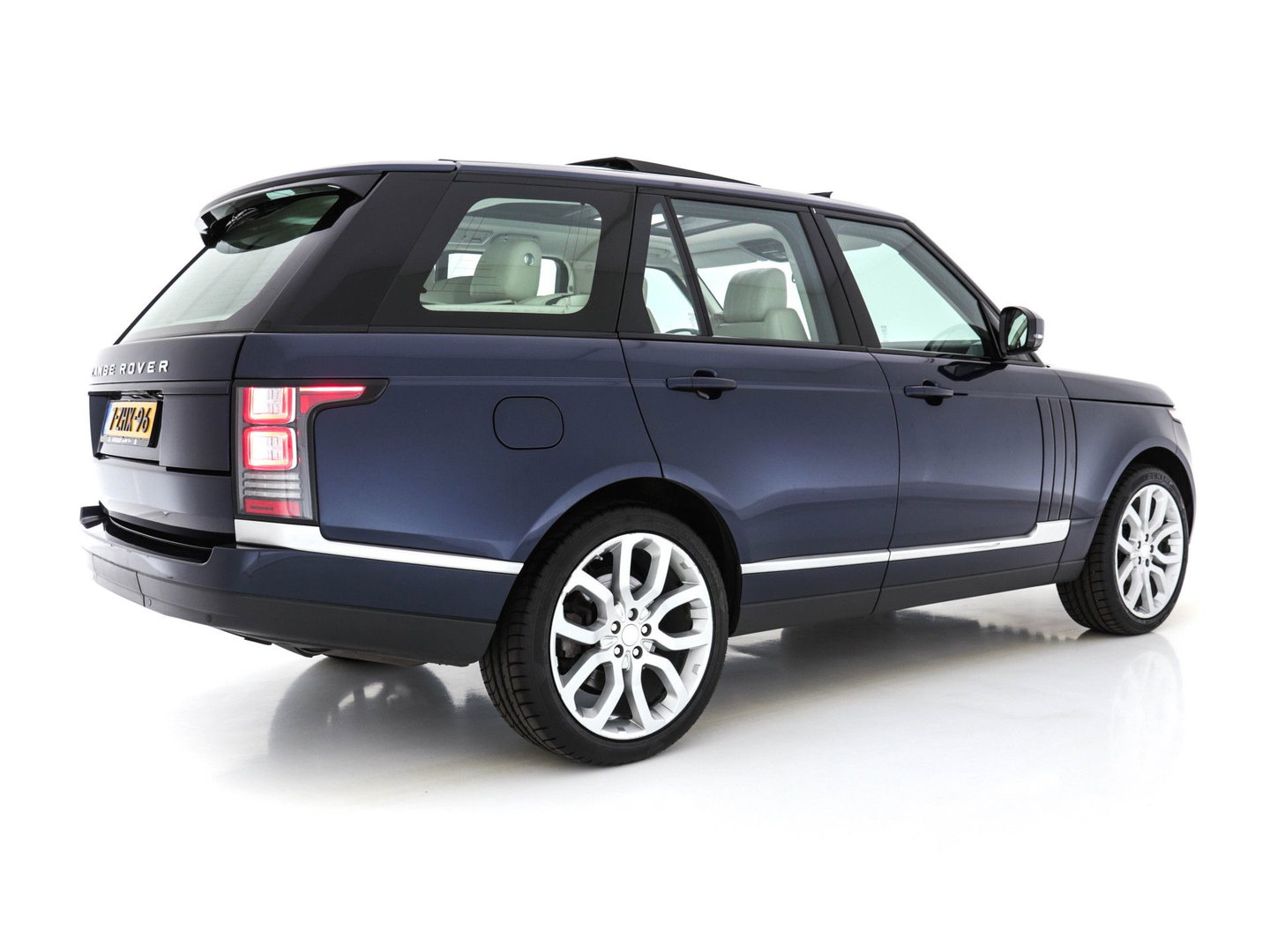Land Rover Range Rover 3.0 TDV6 Vogue Aut. *PANO | LEATHER | NAVI-FULLMAP | DIGI-COCKPIT | TOPVIEW | BI-XENON | MERIDIAN-AUDIO | MEMORY-PACK | AIRSUSPENSION | HEATED-COMFORTSEATS | SHIFTPADDLES | 20"ALU*