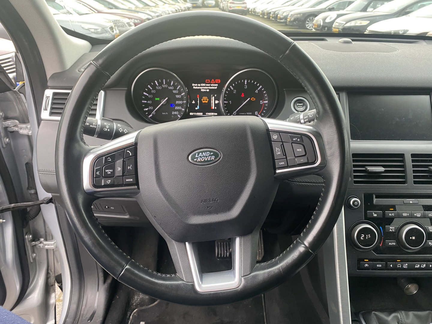 Land Rover Discovery Sport 2.0 TD4 HSE Luxury AWD [⚠️] *NAVI-FULLMAP | BI-XENON | LEATHER | MERIDIAN-SURROUND | CAMERA | ECC | PDC | CRUISE | LANE-ASSIST | MEMORY-PACK | PRIVACY-GLASS | TOWBAR | HEATED-COMFORTSEATS | LANE-ASSIST | 19"ALU*