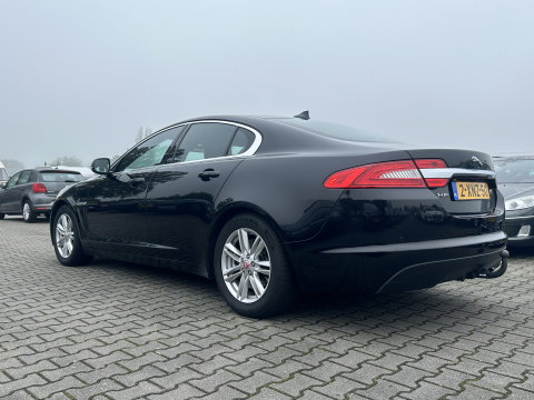 Jaguar XF 2.2D Aut. *LEATHER  | BI-XENON | NAVI-FULLMAP | CAMERA | ECC | PDC | CRUISE | HEATED-COMFORTSEATS | KEYLESS | SHIFTPADDLES | TOWBAR | 17"ALU*