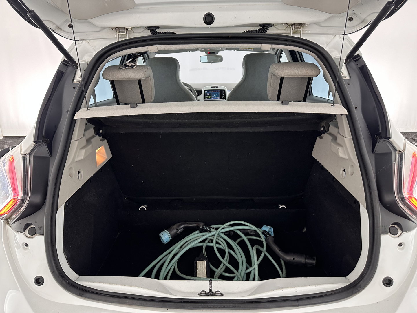 Renault ZOE Q210 Zen Quickcharge R-Link-Pack 22 kWh (ex Accu) [ 3-Fase ] Aut. *NAVI-FULLMAP | DIGI-COCKPIT | LED-LIGHTS | KEYLESS | COMFORT-SEATS | ECC | PDC | CRUISE | 17''ALU*