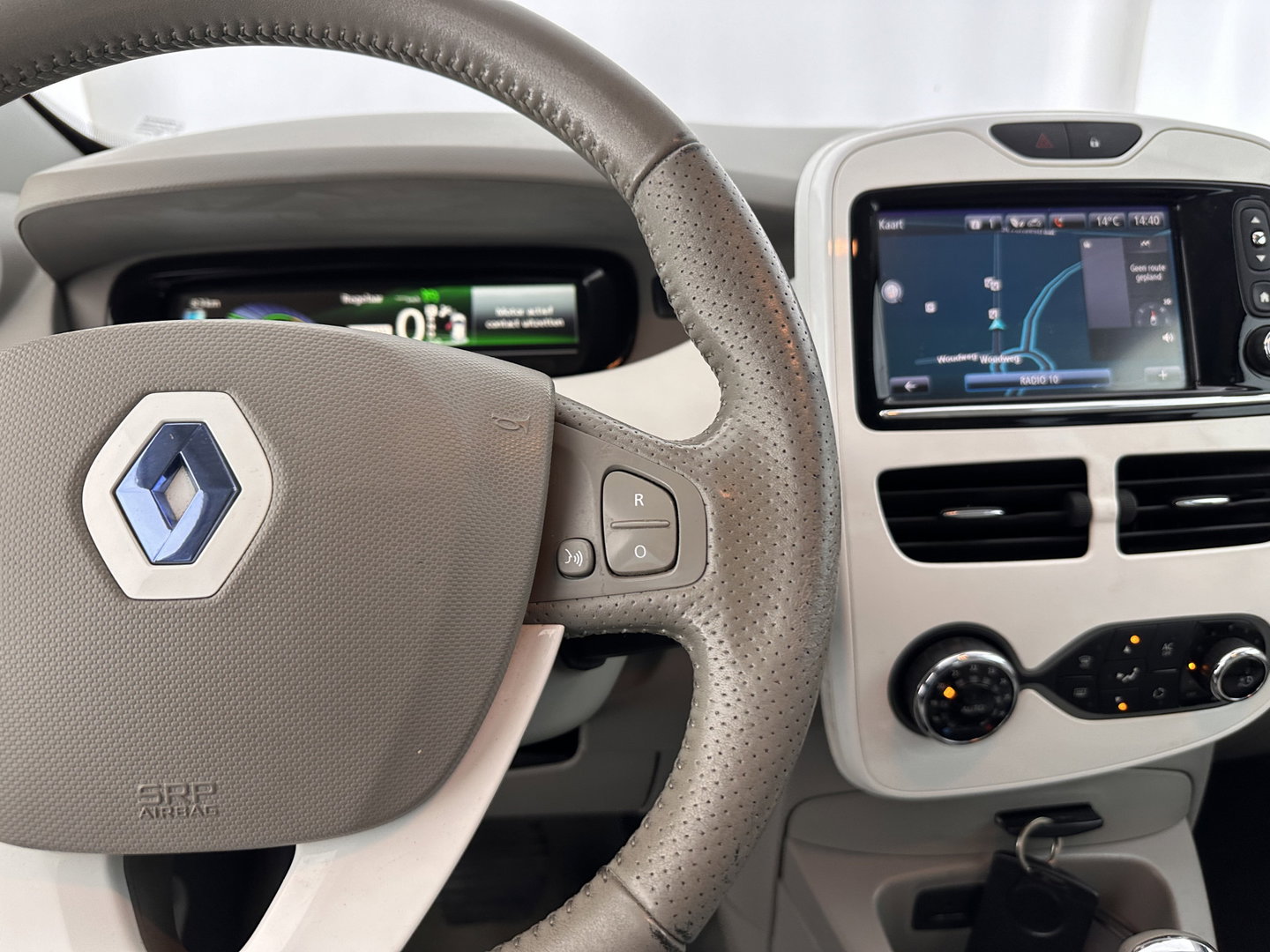 Renault ZOE Q210 Zen Quickcharge R-Link-Pack 22 kWh (ex Accu) [ 3-Fase ] Aut. *NAVI-FULLMAP | DIGI-COCKPIT | LED-LIGHTS | KEYLESS | COMFORT-SEATS | ECC | PDC | CRUISE | 17''ALU*
