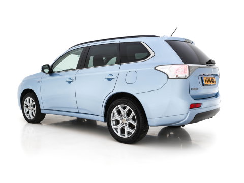Mitsubishi Outlander 2.0 PHEV Executive Edition AWD Aut. *LEATHER-FABRIC | XENON | NAVI-FULLMAP | CAMERA | KEYLESS | DAB+ | ROCKFORD-AUDIO | COMFORT-SEATS | PRIVACY-GLASS | SHIFT-PADDLES |  18''ALU*