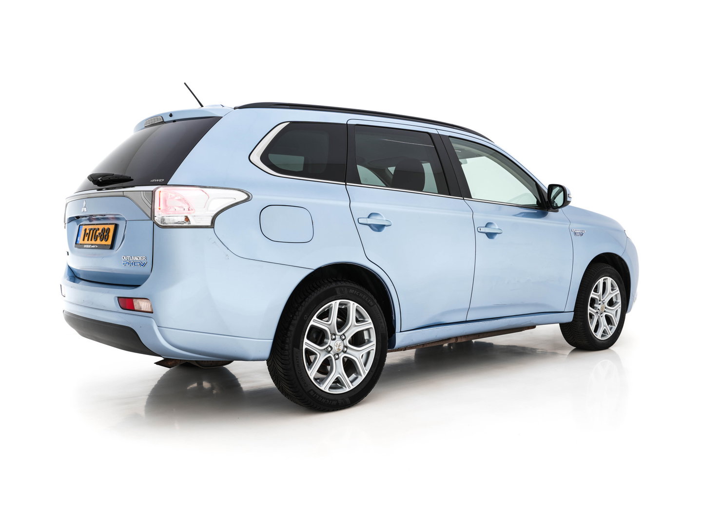 Mitsubishi Outlander 2.0 PHEV Executive Edition AWD Aut. *LEATHER-FABRIC | XENON | NAVI-FULLMAP | CAMERA | KEYLESS | DAB+ | ROCKFORD-AUDIO | COMFORT-SEATS | PRIVACY-GLASS | SHIFT-PADDLES |  18''ALU*