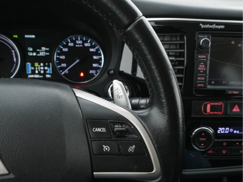 Mitsubishi Outlander 2.0 PHEV Executive Edition AWD Aut. *LEATHER-FABRIC | XENON | NAVI-FULLMAP | CAMERA | KEYLESS | DAB+ | ROCKFORD-AUDIO | COMFORT-SEATS | PRIVACY-GLASS | SHIFT-PADDLES |  18''ALU*
