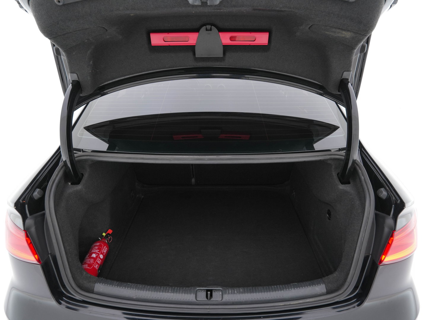 Audi A3 Limousine 1.6 TDI S-Line Ambition XENON | NAVI-FULLMAP | COMFORT-SEATS | PRIVACY-GLASS | ECC | PDC | CRUISE | 18''ALU*