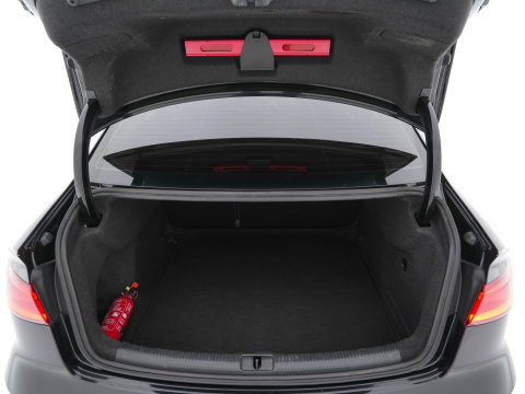 Audi A3 Limousine 1.6 TDI S-Line Ambition XENON | NAVI-FULLMAP | COMFORT-SEATS | PRIVACY-GLASS | ECC | PDC | CRUISE | 18''ALU*