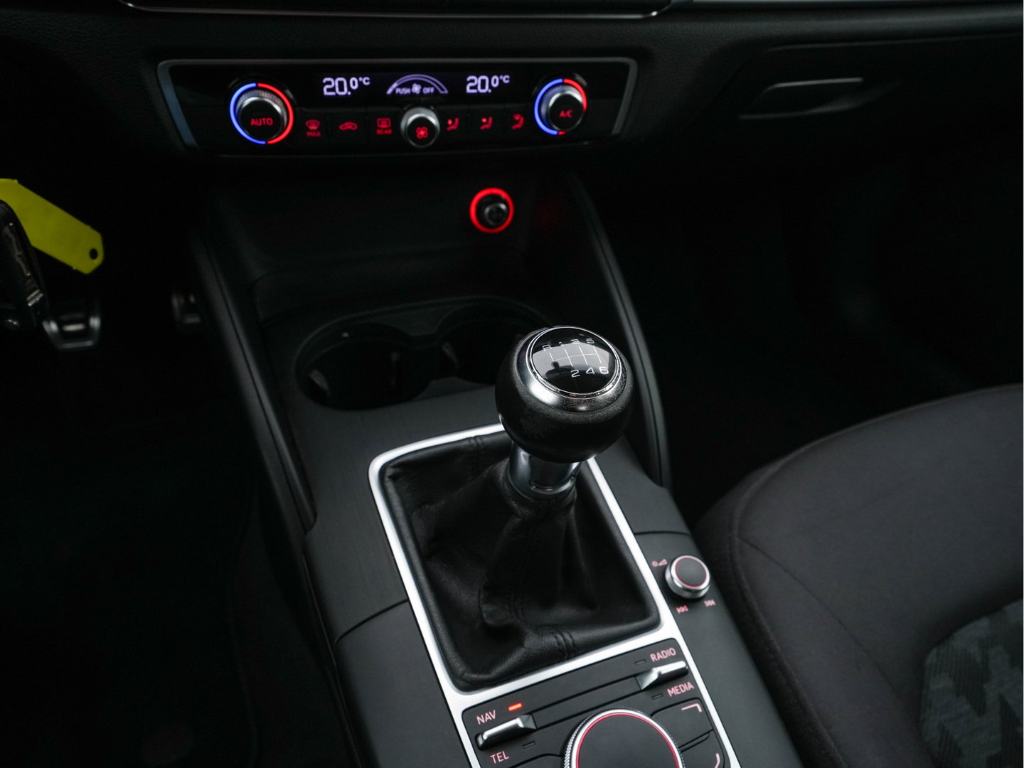 Audi A3 Limousine 1.6 TDI S-Line Ambition XENON | NAVI-FULLMAP | COMFORT-SEATS | PRIVACY-GLASS | ECC | PDC | CRUISE | 18''ALU*