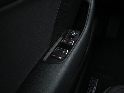 Audi A3 Limousine 1.6 TDI S-Line Ambition XENON | NAVI-FULLMAP | COMFORT-SEATS | PRIVACY-GLASS | ECC | PDC | CRUISE | 18''ALU*