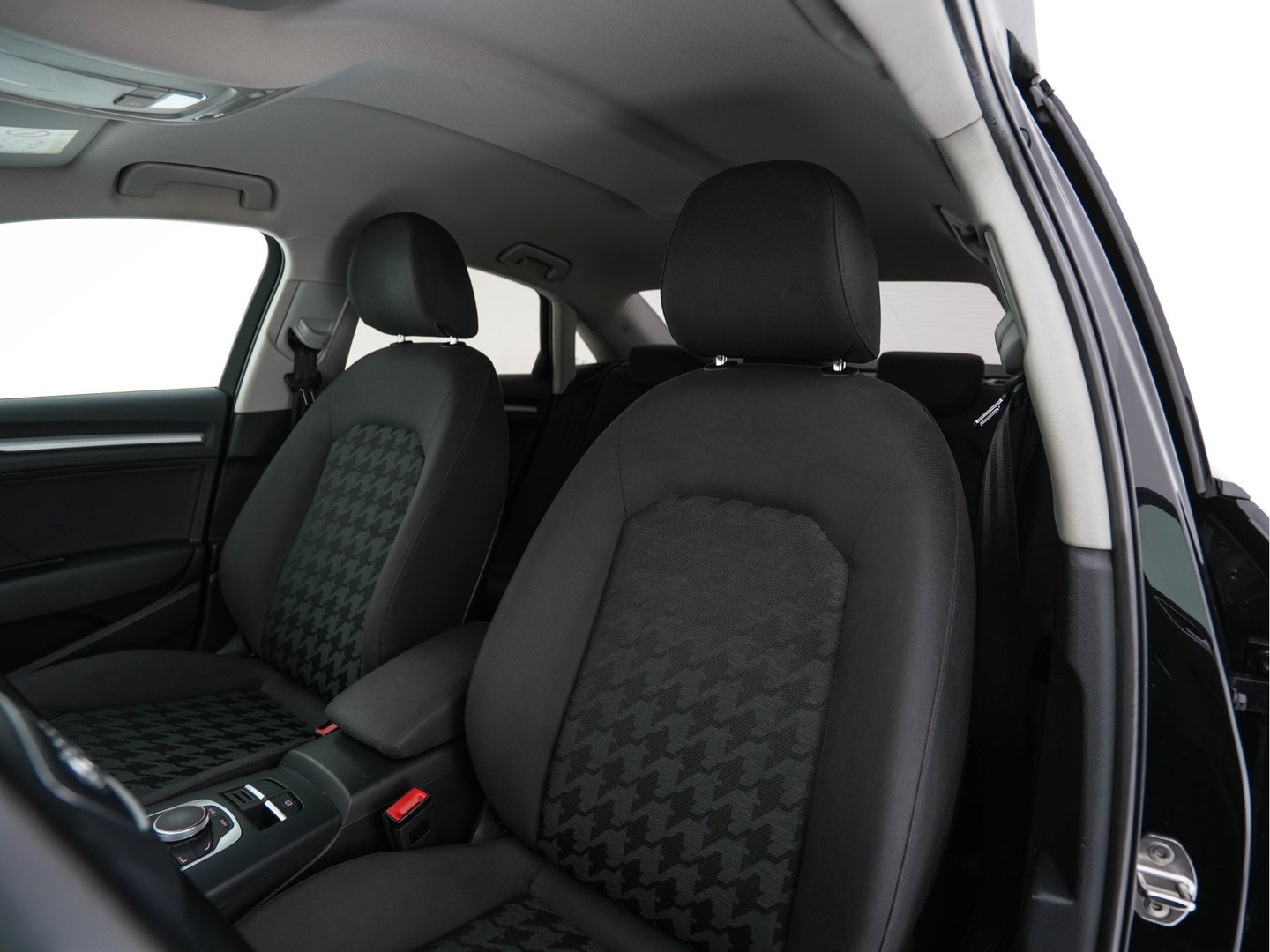 Audi A3 Limousine 1.6 TDI S-Line Ambition XENON | NAVI-FULLMAP | COMFORT-SEATS | PRIVACY-GLASS | ECC | PDC | CRUISE | 18''ALU*