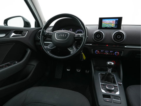 Audi A3 Limousine 1.6 TDI S-Line Ambition XENON | NAVI-FULLMAP | COMFORT-SEATS | PRIVACY-GLASS | ECC | PDC | CRUISE | 18''ALU*