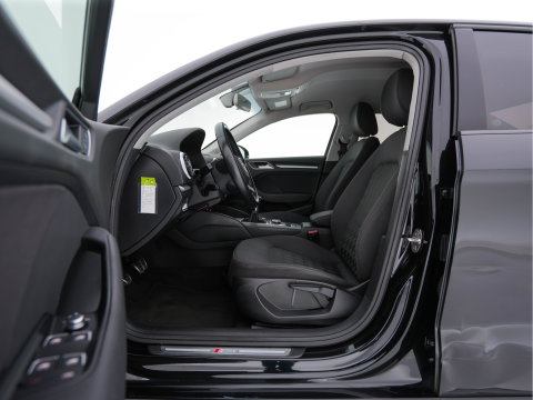 Audi A3 Limousine 1.6 TDI S-Line Ambition XENON | NAVI-FULLMAP | COMFORT-SEATS | PRIVACY-GLASS | ECC | PDC | CRUISE | 18''ALU*