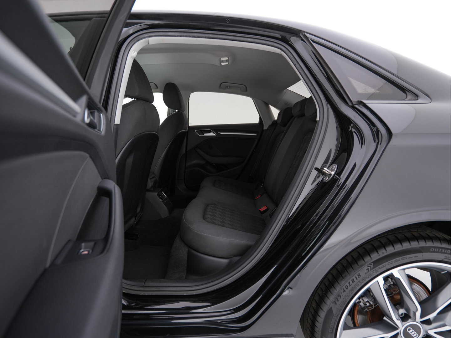 Audi A3 Limousine 1.6 TDI S-Line Ambition XENON | NAVI-FULLMAP | COMFORT-SEATS | PRIVACY-GLASS | ECC | PDC | CRUISE | 18''ALU*