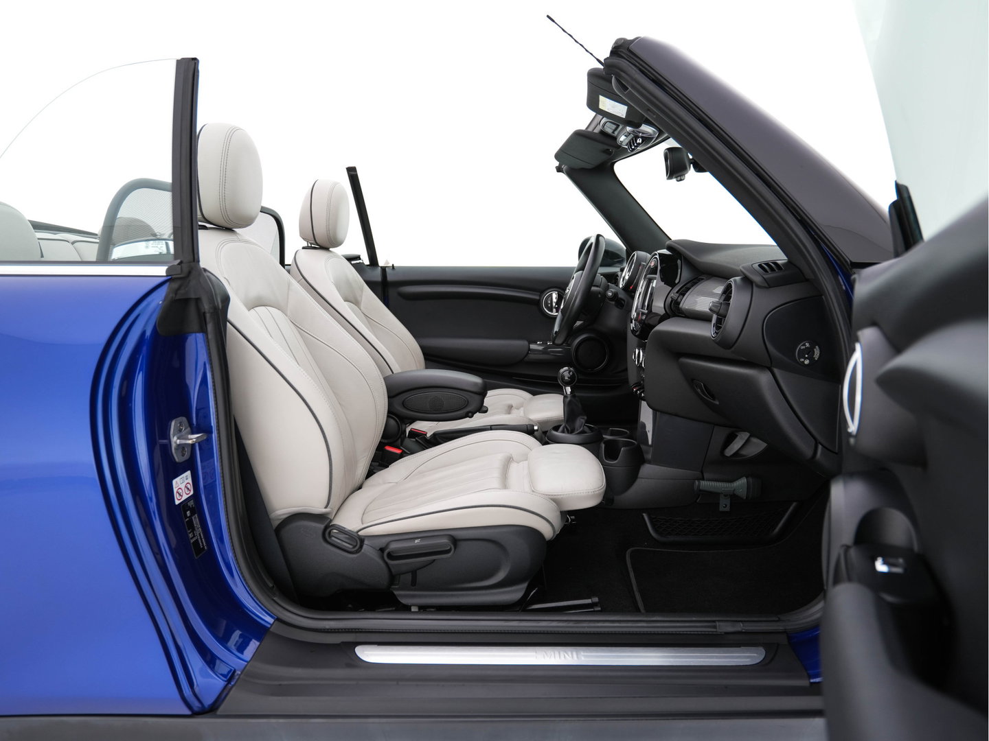 MINI Cabrio 1.5 Cooper Chili *LEATHER | FULL-LED | HEATED-SPORTSEATS | KEYLESS | NAVI-FULLMAP | ECC | PDC | CRUISE | AMBIENTLIGHT | AIRSCARF | 18''ALU*