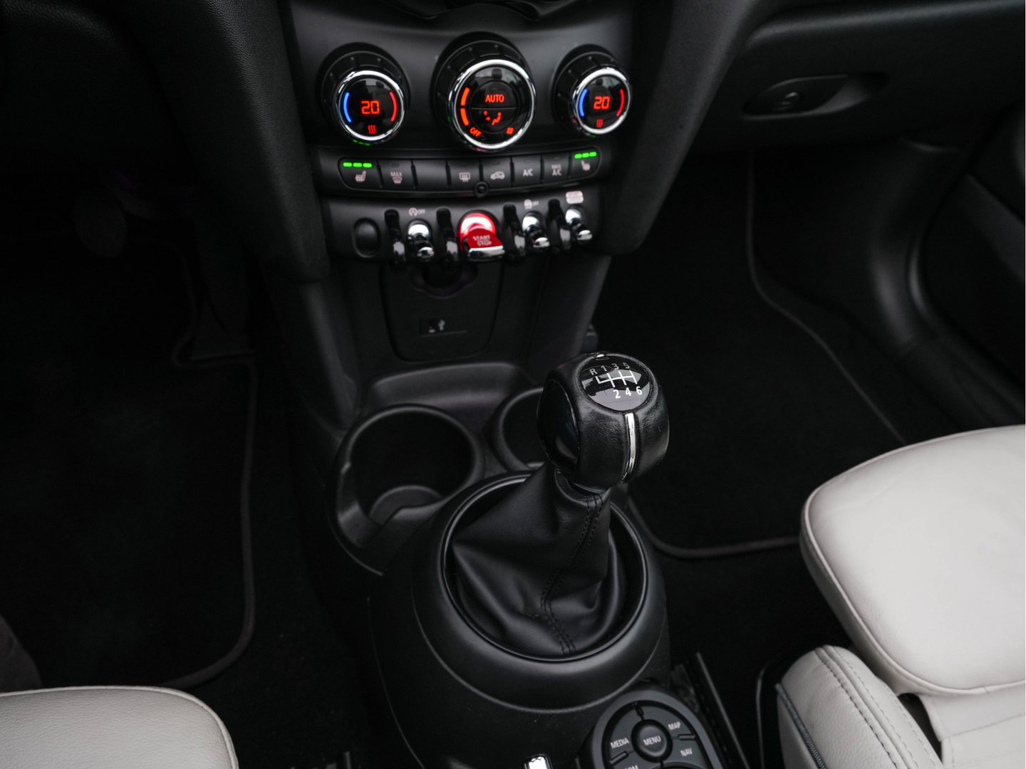 MINI Cabrio 1.5 Cooper Chili *LEATHER | FULL-LED | HEATED-SPORTSEATS | KEYLESS | NAVI-FULLMAP | ECC | PDC | CRUISE | AMBIENTLIGHT | AIRSCARF | 18''ALU*