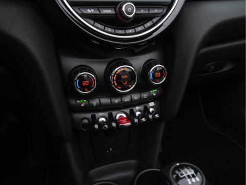 MINI Cabrio 1.5 Cooper Chili *LEATHER | FULL-LED | HEATED-SPORTSEATS | KEYLESS | NAVI-FULLMAP | ECC | PDC | CRUISE | AMBIENTLIGHT | AIRSCARF | 18''ALU*