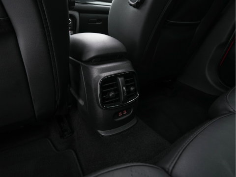 MINI Clubman 2.0 Cooper S ALL4 Premier Plus JCW (INCL-BTW) Aut * PANO | LEATHER | FULL-LED | HEATED-SPORTSEATS | DIGI-COCKPIT | AMBIENT-LIGHT | PRIVACY-GLASS | HEAD-UP | PDC | CAMERA | DAB  | KEYLESS | TOWBAR | 18"ALU*