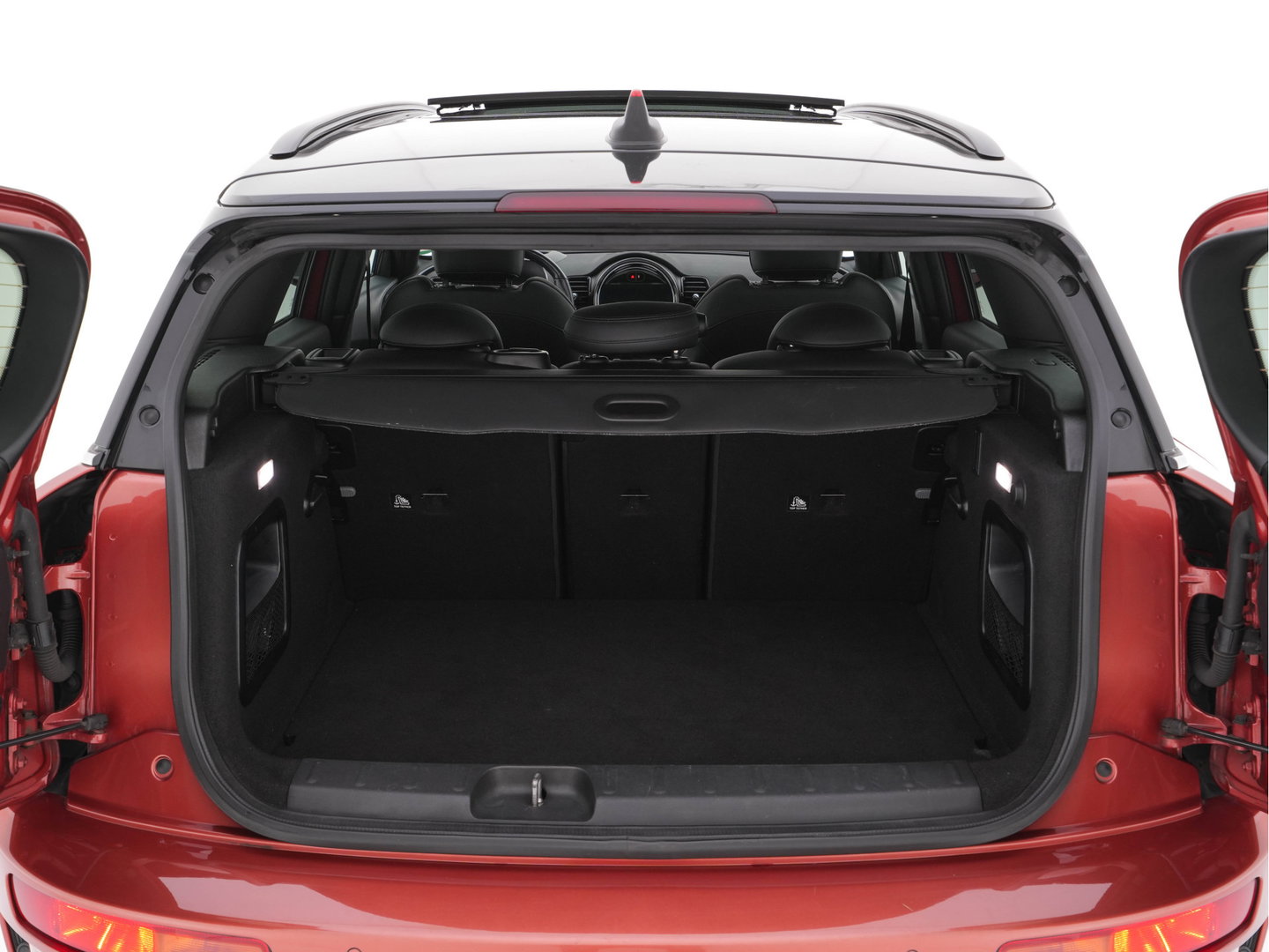 MINI Clubman 2.0 Cooper S ALL4 Premier Plus JCW (INCL-BTW) Aut * PANO | LEATHER | FULL-LED | HEATED-SPORTSEATS | DIGI-COCKPIT | AMBIENT-LIGHT | PRIVACY-GLASS | HEAD-UP | PDC | CAMERA | DAB  | KEYLESS | TOWBAR | 18"ALU*
