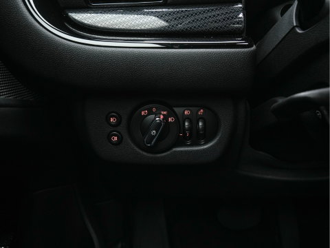 MINI Clubman 2.0 Cooper S ALL4 Premier Plus JCW (INCL-BTW) Aut * PANO | LEATHER | FULL-LED | HEATED-SPORTSEATS | DIGI-COCKPIT | AMBIENT-LIGHT | PRIVACY-GLASS | HEAD-UP | PDC | CAMERA | DAB  | KEYLESS | TOWBAR | 18"ALU*
