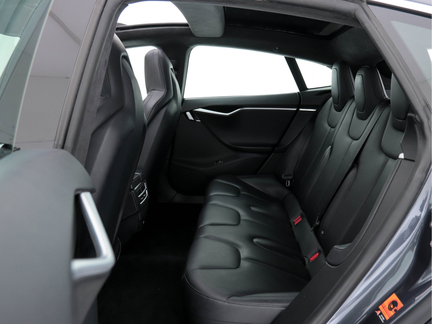 Tesla Model S P85D Performance-Pack AWD [ 3-Fase-17kW ] (INCL-BTW) *PANO | LEATHER | AUTO-PILOT | AIRSUSPENSION | KEYLESS | CAMERA | FULL-LED | ADAPTIVE-CRUISE |  DIGI-COCKPIT | HEATED-SPORTSEATS | 19"ALU*