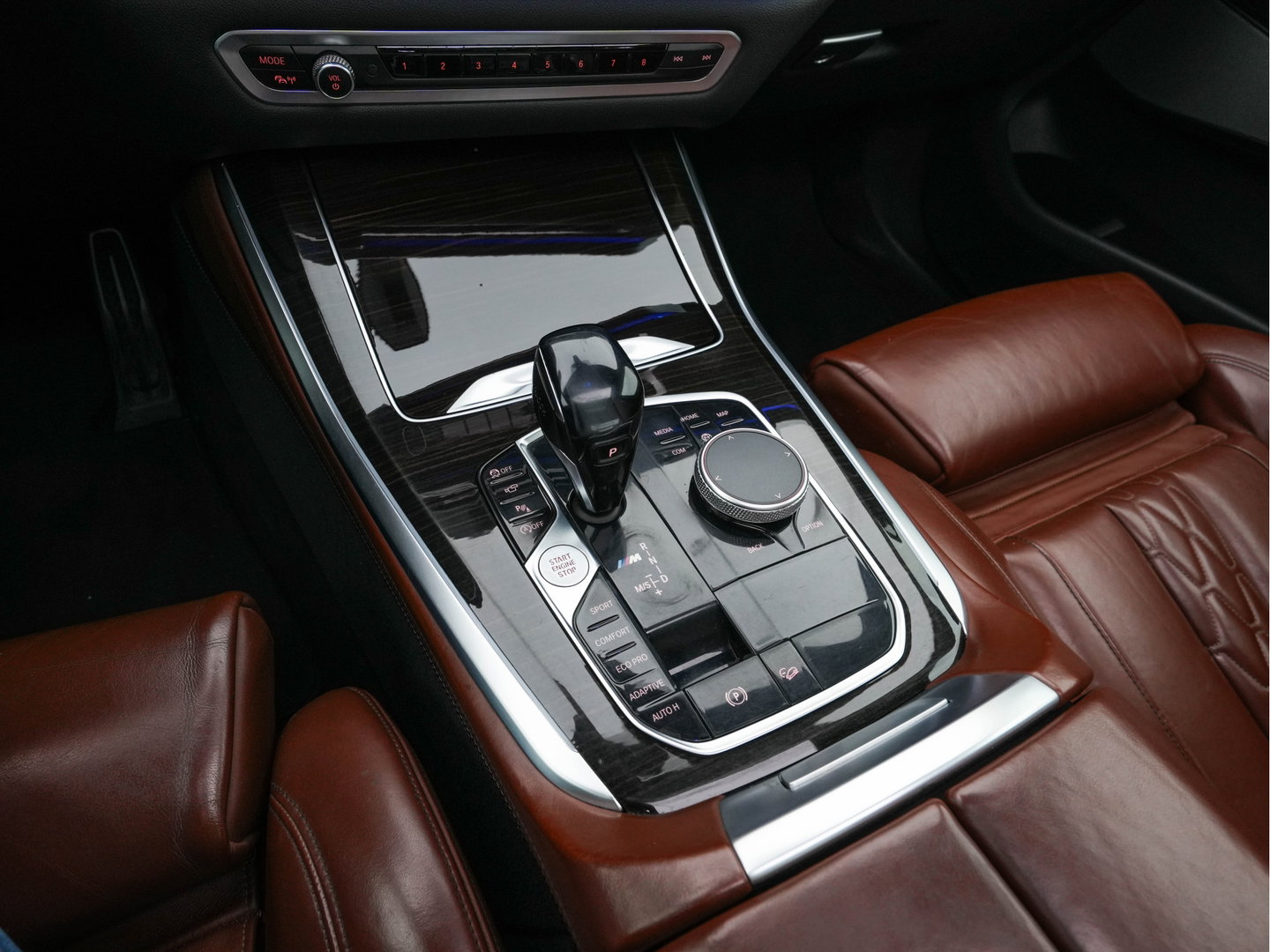 BMW X5 M50d High Executive M-Sportpack Aut. *PANO | HEAD-UP | DESIGN-LEATHER | LASER-LIGHT | TOP-VIEW | HARMAN/KARDON | MEMORY-PACK | DIGI-COCKPIT | DAB+ | HEATED-COMFORTSEATS | NAVI-FULLMAP | KEYLESS | TOWBAR | 21''ALU*