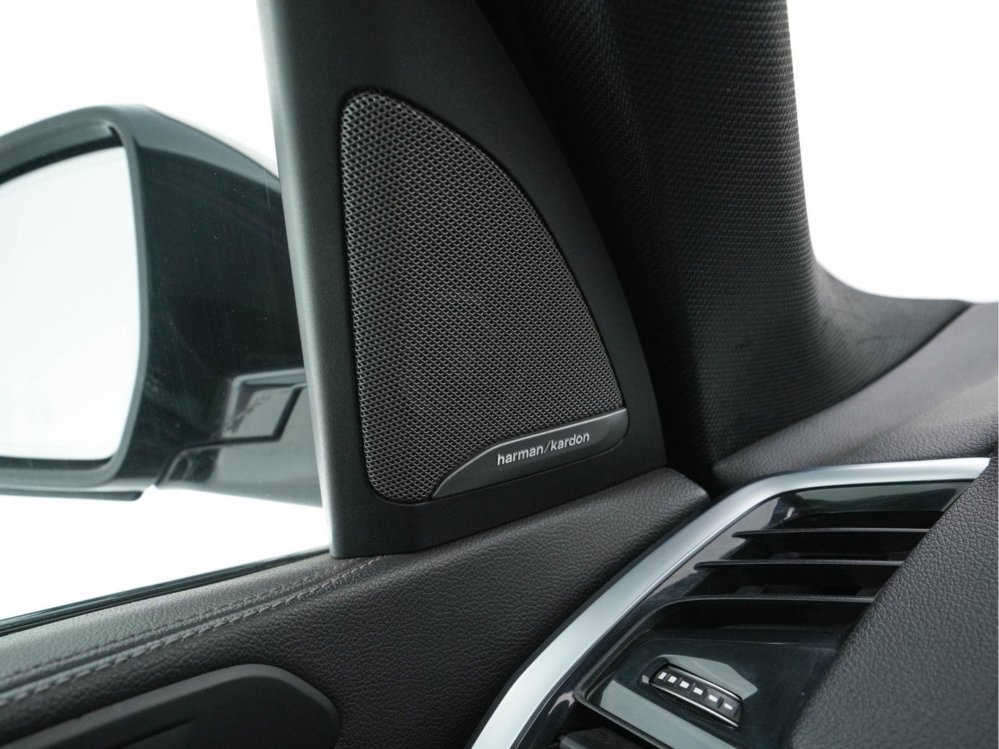 BMW X5 M50d High Executive M-Sportpack Aut. *PANO | HEAD-UP | DESIGN-LEATHER | LASER-LIGHT | TOP-VIEW | HARMAN/KARDON | MEMORY-PACK | DIGI-COCKPIT | DAB+ | HEATED-COMFORTSEATS | NAVI-FULLMAP | KEYLESS | TOWBAR | 21''ALU*