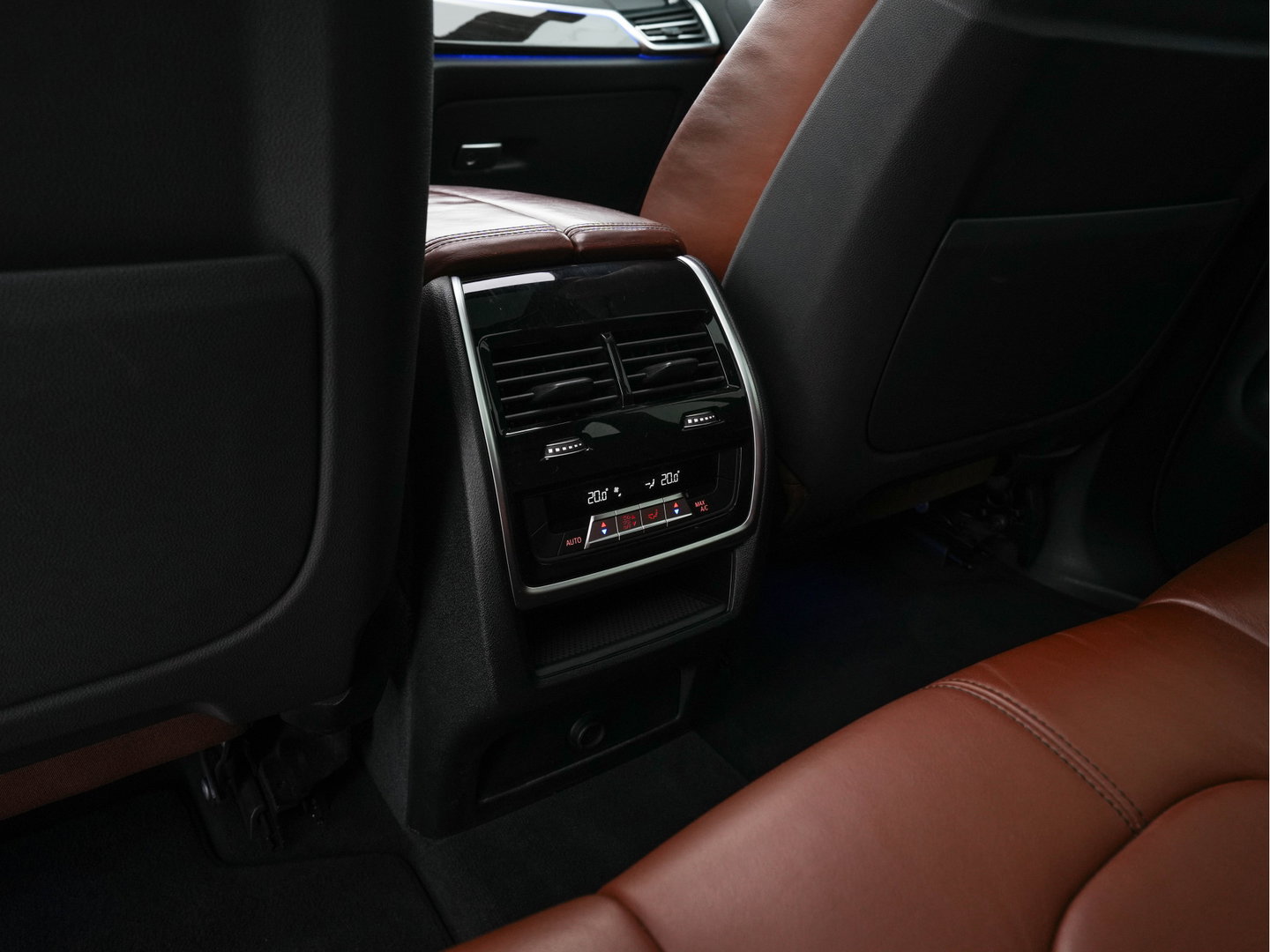 BMW X5 M50d High Executive M-Sportpack Aut. *PANO | HEAD-UP | DESIGN-LEATHER | LASER-LIGHT | TOP-VIEW | HARMAN/KARDON | MEMORY-PACK | DIGI-COCKPIT | DAB+ | HEATED-COMFORTSEATS | NAVI-FULLMAP | KEYLESS | TOWBAR | 21''ALU*