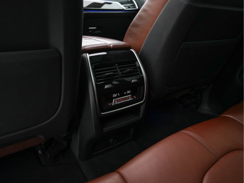 BMW X5 M50d High Executive M-Sportpack Aut. *PANO | HEAD-UP | DESIGN-LEATHER | LASER-LIGHT | TOP-VIEW | HARMAN/KARDON | MEMORY-PACK | DIGI-COCKPIT | DAB+ | HEATED-COMFORTSEATS | NAVI-FULLMAP | KEYLESS | TOWBAR | 21''ALU*