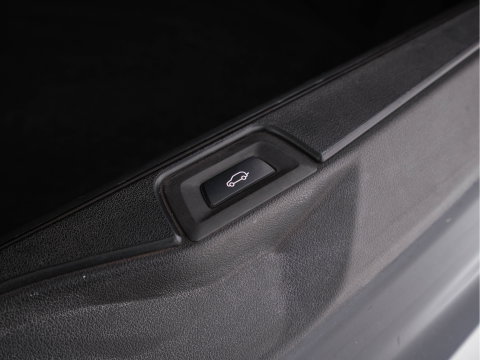 BMW X5 M50d High Executive M-Sportpack Aut. *PANO | HEAD-UP | DESIGN-LEATHER | LASER-LIGHT | TOP-VIEW | HARMAN/KARDON | MEMORY-PACK | DIGI-COCKPIT | DAB+ | HEATED-COMFORTSEATS | NAVI-FULLMAP | KEYLESS | TOWBAR | 21''ALU*