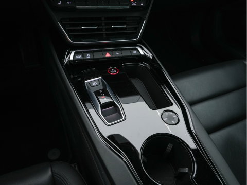 Audi e-tron GT 93 kWh Quattro (3-Fase-11 kW) {SOH-93%} (INCL-BTW) *HEATPUMP | PANO | FULL-LED | LEATHER | AUDI-SOUND | DIGI-COCKPIT | NAVI-FULLMAP | HEATED-SPORTSEATS | TOPVIEW | DAB | KEYLESS | LANE-ASSIST | SHIFTPADDLES | PRIVACYGLASS | 20"ALU*