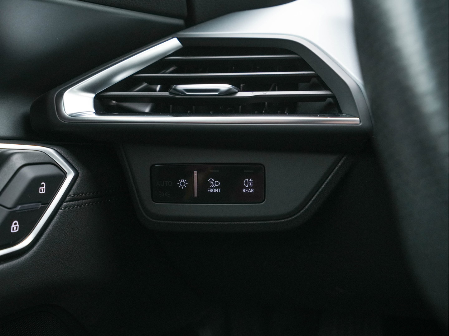 Audi e-tron GT 93 kWh Quattro (3-Fase-11 kW) {SOH-93%} (INCL-BTW) *HEATPUMP | PANO | FULL-LED | LEATHER | AUDI-SOUND | DIGI-COCKPIT | NAVI-FULLMAP | HEATED-SPORTSEATS | TOPVIEW | DAB | KEYLESS | LANE-ASSIST | SHIFTPADDLES | PRIVACYGLASS | 20"ALU*