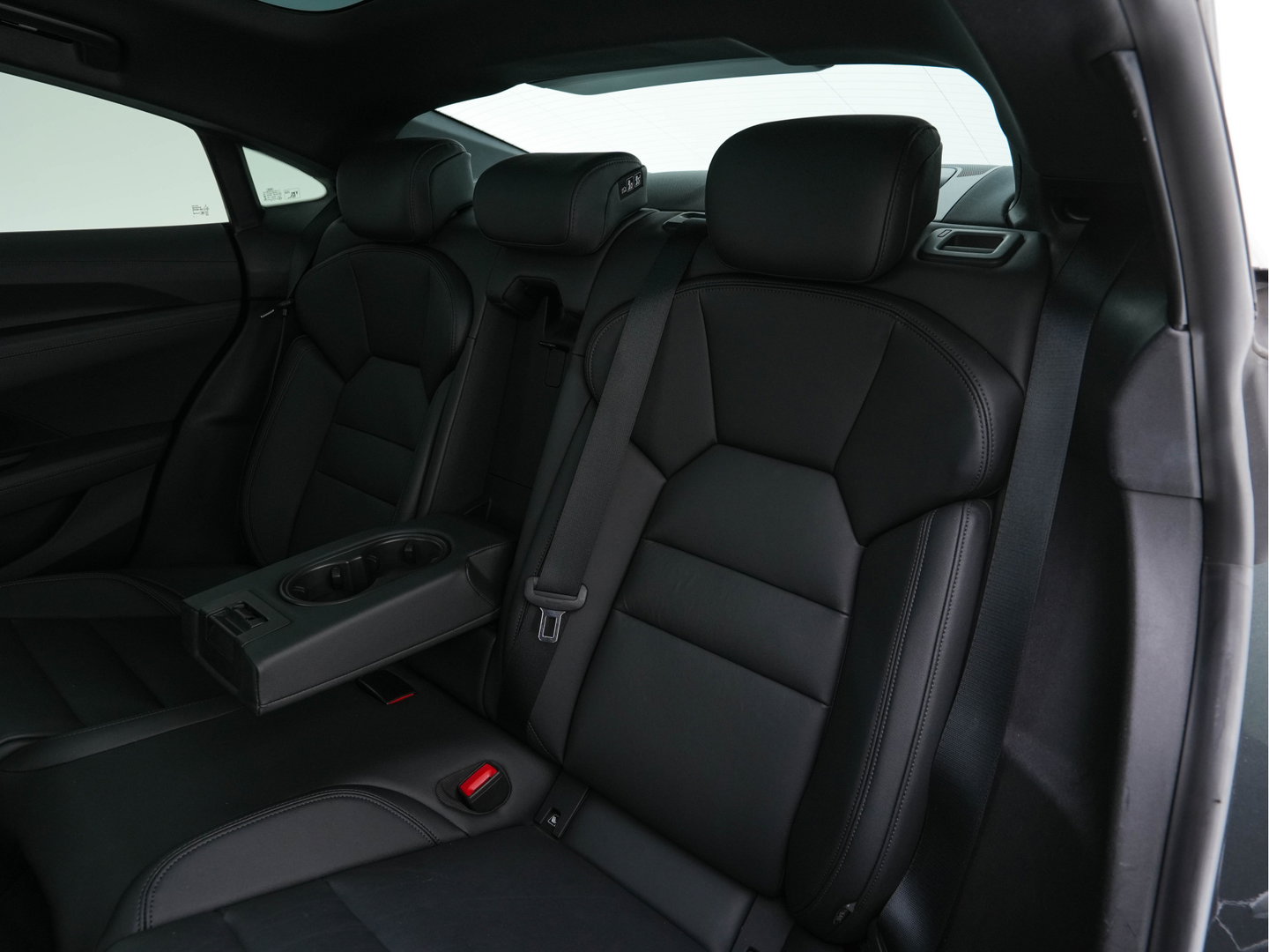 Audi e-tron GT 93 kWh Quattro (3-Fase-11 kW) {SOH-93%} (INCL-BTW) *HEATPUMP | PANO | FULL-LED | LEATHER | AUDI-SOUND | DIGI-COCKPIT | NAVI-FULLMAP | HEATED-SPORTSEATS | TOPVIEW | DAB | KEYLESS | LANE-ASSIST | SHIFTPADDLES | PRIVACYGLASS | 20"ALU*