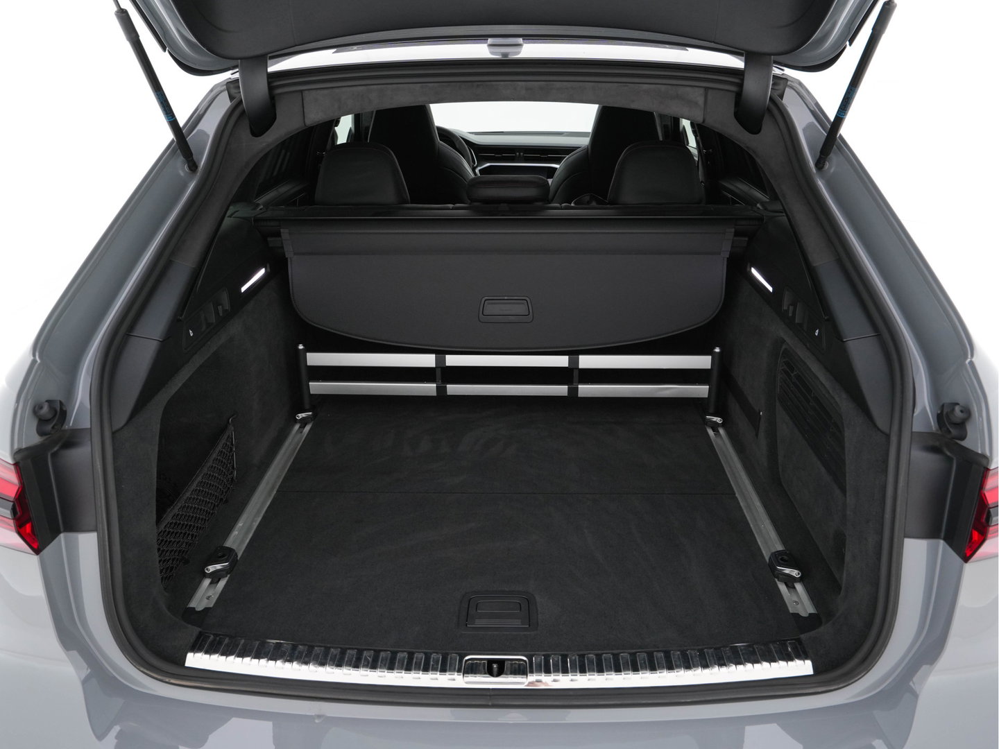 Audi RS6 Avant TFSI Quattro (INCL-BTW) Aut. *CERAMIC-BREAKS | LEATHER | HEAD-UP | LASER-LIGHT | BANG&OLUFSEN-ADVANCED | SOFT-CLOSE | ADAPTIVE-CRUISE | BLINDSPOT | TOPVIEW | MEMORY-PACK | DAB+ | ...