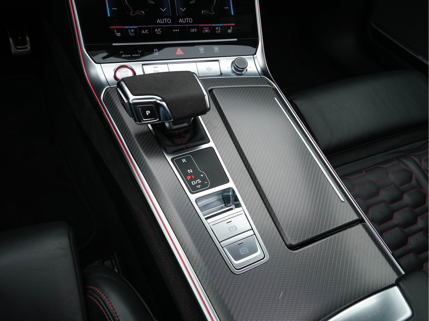 Audi RS6 Avant TFSI Quattro (INCL-BTW) Aut. *CERAMIC-BREAKS | LEATHER | HEAD-UP | LASER-LIGHT | BANG&OLUFSEN-ADVANCED | SOFT-CLOSE | ADAPTIVE-CRUISE | BLINDSPOT | TOPVIEW | MEMORY-PACK | DAB+ | ...