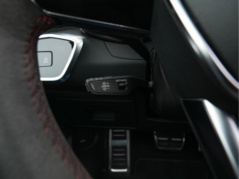 Audi RS6 Avant TFSI Quattro (INCL-BTW) Aut. *CERAMIC-BREAKS | LEATHER | HEAD-UP | LASER-LIGHT | BANG&OLUFSEN-ADVANCED | SOFT-CLOSE | ADAPTIVE-CRUISE | BLINDSPOT | TOPVIEW | MEMORY-PACK | DAB+ | ...