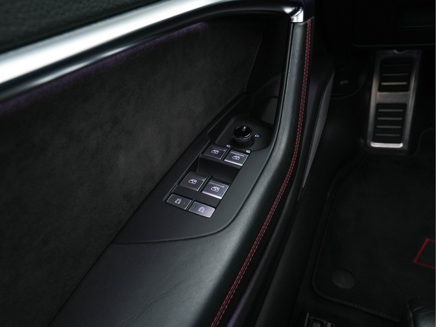 Audi RS6 Avant TFSI Quattro (INCL-BTW) Aut. *CERAMIC-BREAKS | LEATHER | HEAD-UP | LASER-LIGHT | BANG&OLUFSEN-ADVANCED | SOFT-CLOSE | ADAPTIVE-CRUISE | BLINDSPOT | TOPVIEW | MEMORY-PACK | DAB+ | ...