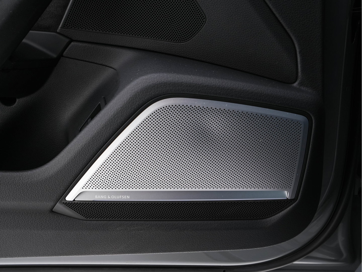 Audi RS6 Avant TFSI Quattro (INCL-BTW) Aut. *CERAMIC-BREAKS | LEATHER | HEAD-UP | LASER-LIGHT | BANG&OLUFSEN-ADVANCED | SOFT-CLOSE | ADAPTIVE-CRUISE | BLINDSPOT | TOPVIEW | MEMORY-PACK | DAB+ | ...