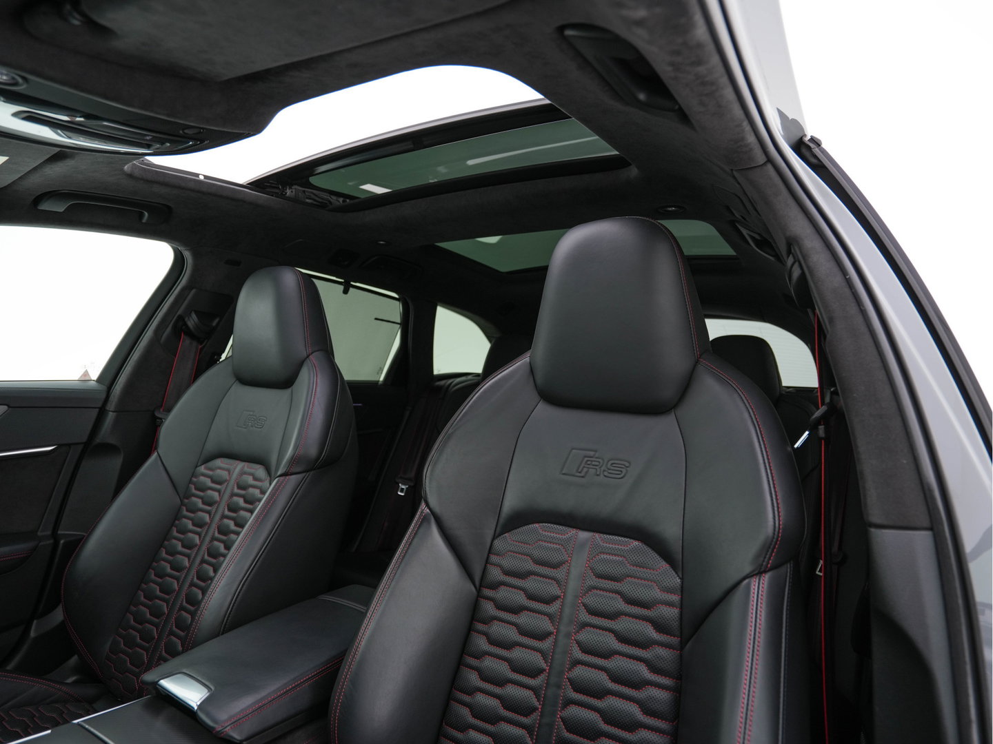 Audi RS6 Avant TFSI Quattro (INCL-BTW) Aut. *CERAMIC-BREAKS | LEATHER | HEAD-UP | LASER-LIGHT | BANG&OLUFSEN-ADVANCED | SOFT-CLOSE | ADAPTIVE-CRUISE | BLINDSPOT | TOPVIEW | MEMORY-PACK | DAB+ | ...