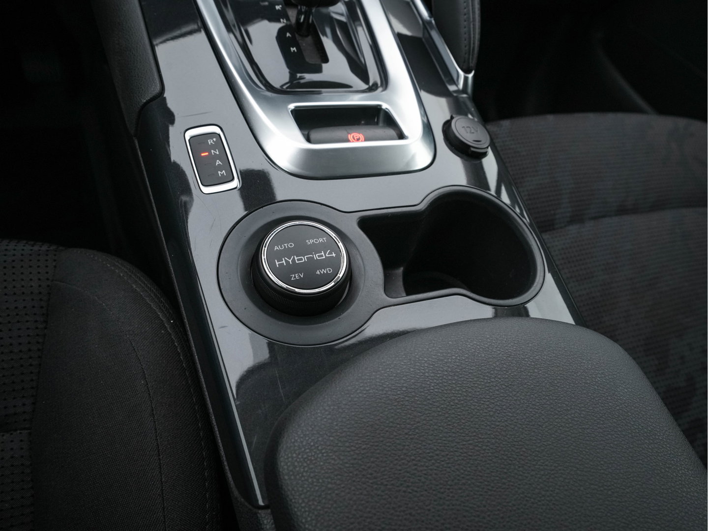Peugeot 3008 2.0 HDiF HYbrid4 Aut. *NAVI-FULLMAP | COMFORT-SEATS | ECC | SHIFT-PADDLES | PDC | CRUISE | 16''ALU*