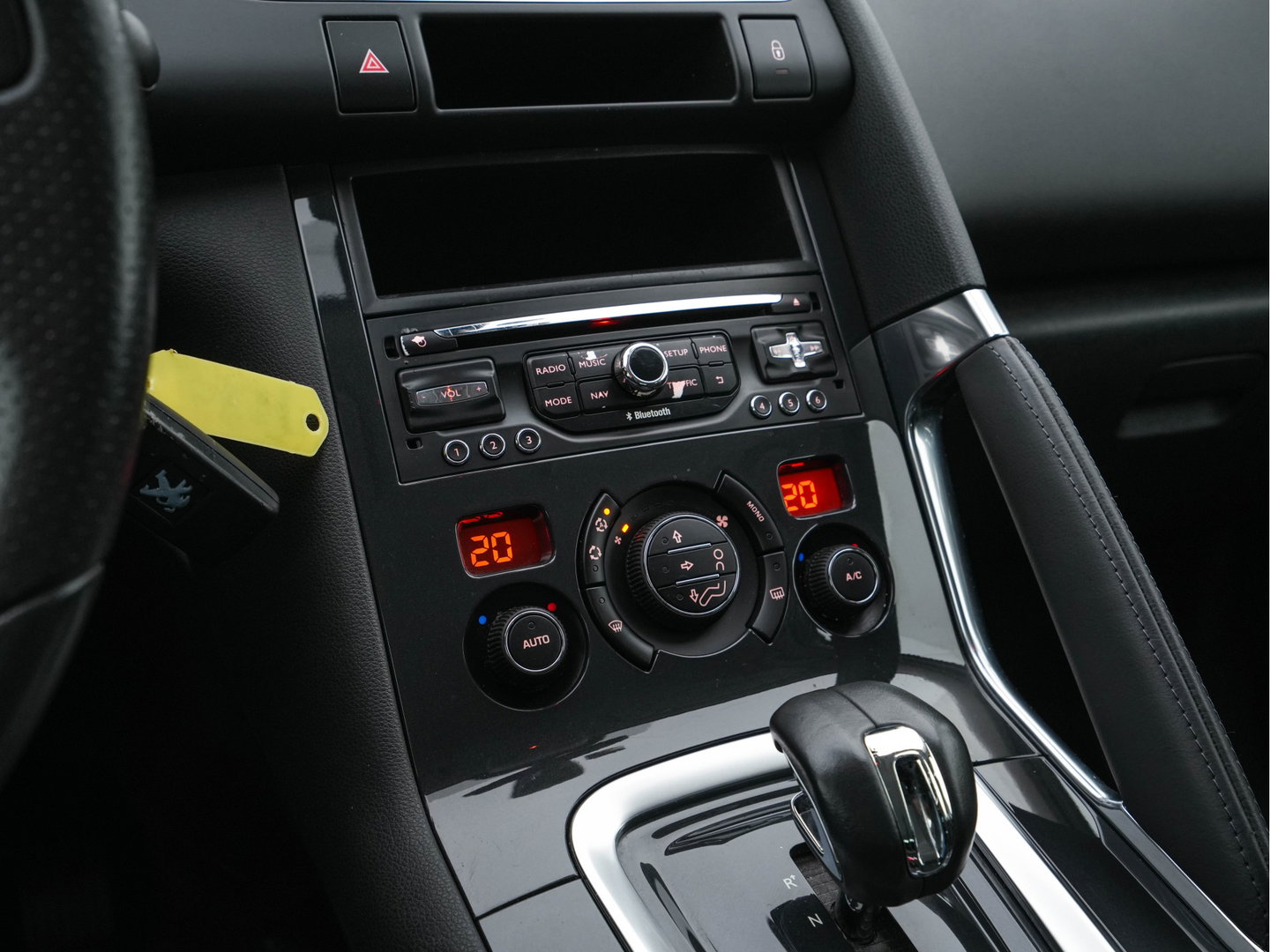 Peugeot 3008 2.0 HDiF HYbrid4 Aut. *NAVI-FULLMAP | COMFORT-SEATS | ECC | SHIFT-PADDLES | PDC | CRUISE | 16''ALU*