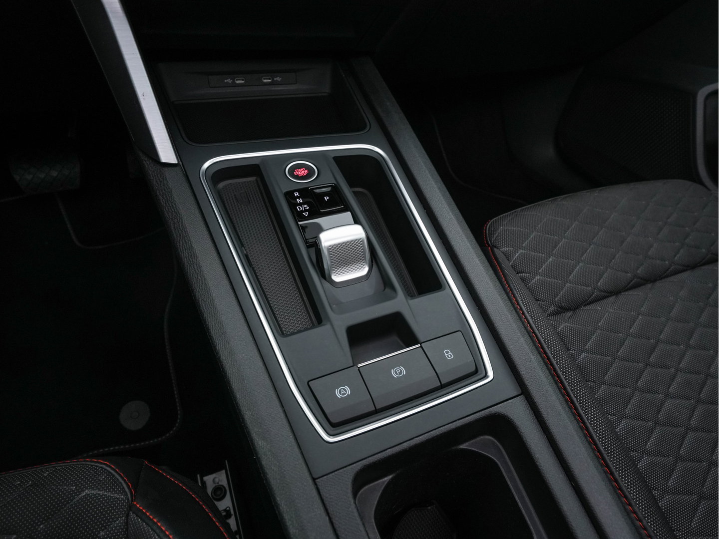 SEAT Leon Sportstourer 2.0 TDI FR Business Intense (INCL-BTW) Aut.  *PANO | FULL-LED | ADAPTIVE-CRUISE | DIGI-COCKPIT | NAVI-FULLMAP | LEATHER-MICROFIBRE | CARPLAY | KEYLESS | SHIFT-PADDLES | SPORT-SEATS | AMBIENT-LIGHT | CAMERA | 17''ALU | T
