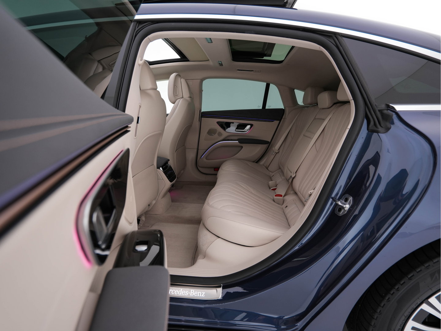 Mercedes-Benz EQS 350 Business Line 90 kWh {SOH-100%} [3-Fase-11kW] (INCL-BTW) Aut. *PANO | LEATHER | FULL-LED | MEMORY-PACK | HEATED-COMFORTSEATS | DIGI-COCKPIT | CAMERA | AMBIENT-LIGHT | NAVI-FULLMAP | BLIND-SPOT | KEYLESS | CARPLAY | PRIVACY-GLASS |