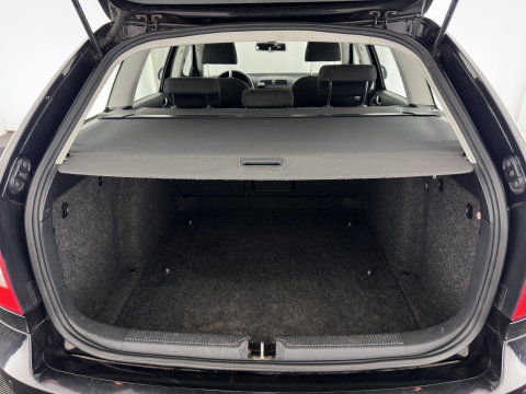 Škoda Octavia Combi 1.6 TDI Ambition Business Line Aut. *NAVI-FULLMAP | AIRCO | CRUISE | AMUNDSEN-AUDIO | PDC | COMFORT-SEATS | TOWBAR | 15''ALU*