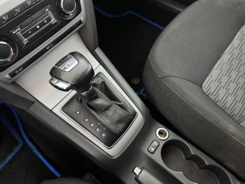 Škoda Octavia Combi 1.6 TDI Ambition Business Line Aut. *NAVI-FULLMAP | AIRCO | CRUISE | AMUNDSEN-AUDIO | PDC | COMFORT-SEATS | TOWBAR | 15''ALU*