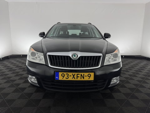 Škoda Octavia Combi 1.6 TDI Ambition Business Line Aut. *NAVI-FULLMAP | AIRCO | CRUISE | AMUNDSEN-AUDIO | PDC | COMFORT-SEATS | TOWBAR | 15''ALU*