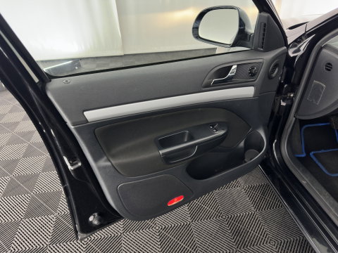 Škoda Octavia Combi 1.6 TDI Ambition Business Line Aut. *NAVI-FULLMAP | AIRCO | CRUISE | AMUNDSEN-AUDIO | PDC | COMFORT-SEATS | TOWBAR | 15''ALU*