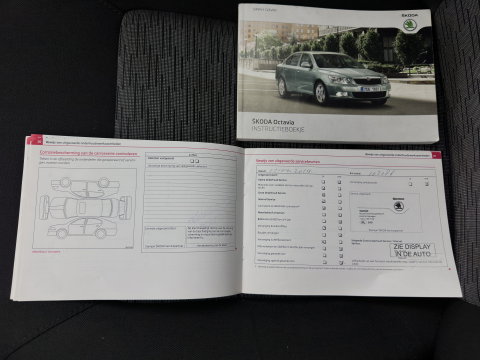 Škoda Octavia Combi 1.6 TDI Ambition Business Line Aut. *NAVI-FULLMAP | AIRCO | CRUISE | AMUNDSEN-AUDIO | PDC | COMFORT-SEATS | TOWBAR | 15''ALU*