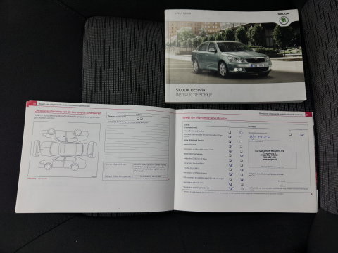 Škoda Octavia Combi 1.6 TDI Ambition Business Line Aut. *NAVI-FULLMAP | AIRCO | CRUISE | AMUNDSEN-AUDIO | PDC | COMFORT-SEATS | TOWBAR | 15''ALU*