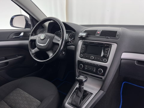 Škoda Octavia Combi 1.6 TDI Ambition Business Line Aut. *NAVI-FULLMAP | AIRCO | CRUISE | AMUNDSEN-AUDIO | PDC | COMFORT-SEATS | TOWBAR | 15''ALU*